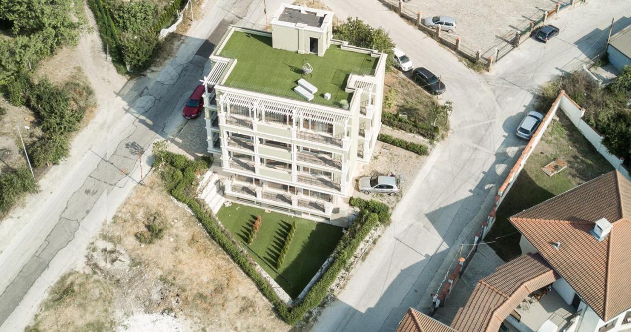 Sea Lounge Aparthotel Varna Bagian luar foto