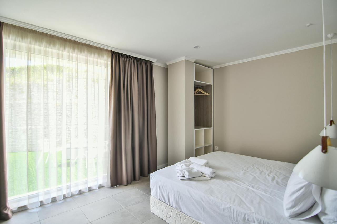 Sea Lounge Aparthotel Varna Bagian luar foto
