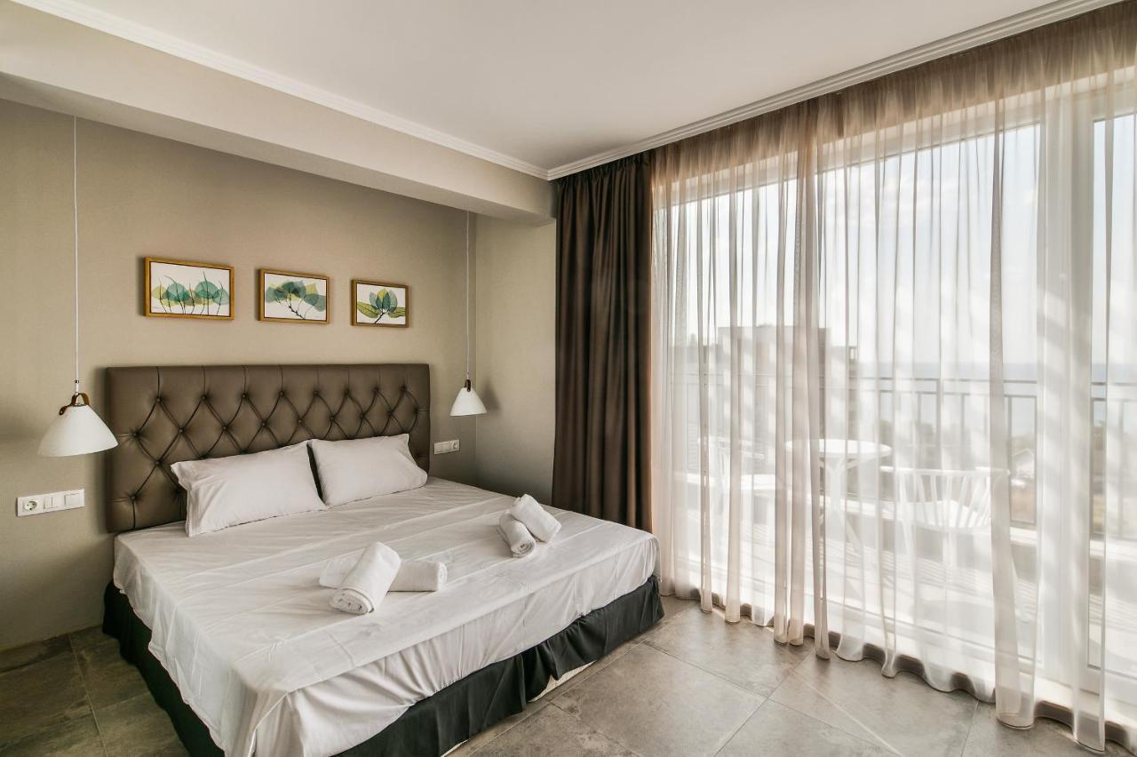 Sea Lounge Aparthotel Varna Bagian luar foto