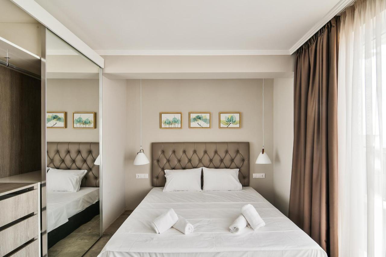 Sea Lounge Aparthotel Varna Bagian luar foto
