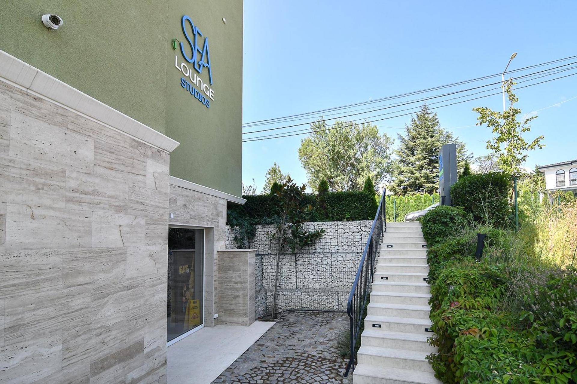 Sea Lounge Aparthotel Varna Bagian luar foto